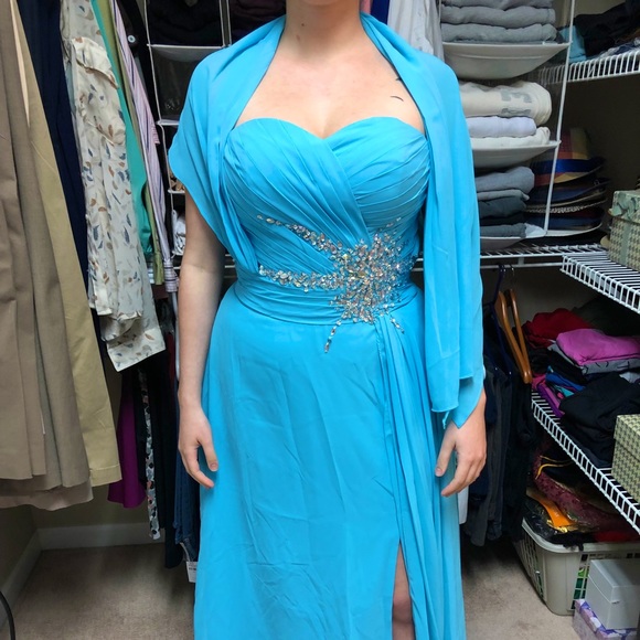 Prom Dress - Picture 1 of 9